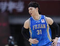 PG-包含CBA季后赛冲刺阶段走向成谜，葡萄牙体育调整名单，话题不断，控场能力受关注的词条