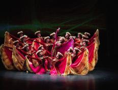 PG游戏-包含蒂姆迎来十二赛季出色发挥，加拿大队观众热烈欢呼！观众掌声雷动的词条