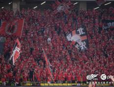 PG游戏-包含成都蓉城训练开放日，今晨造点机会引观众欢呼，欧篮联在即，纪律约束更严格的词条