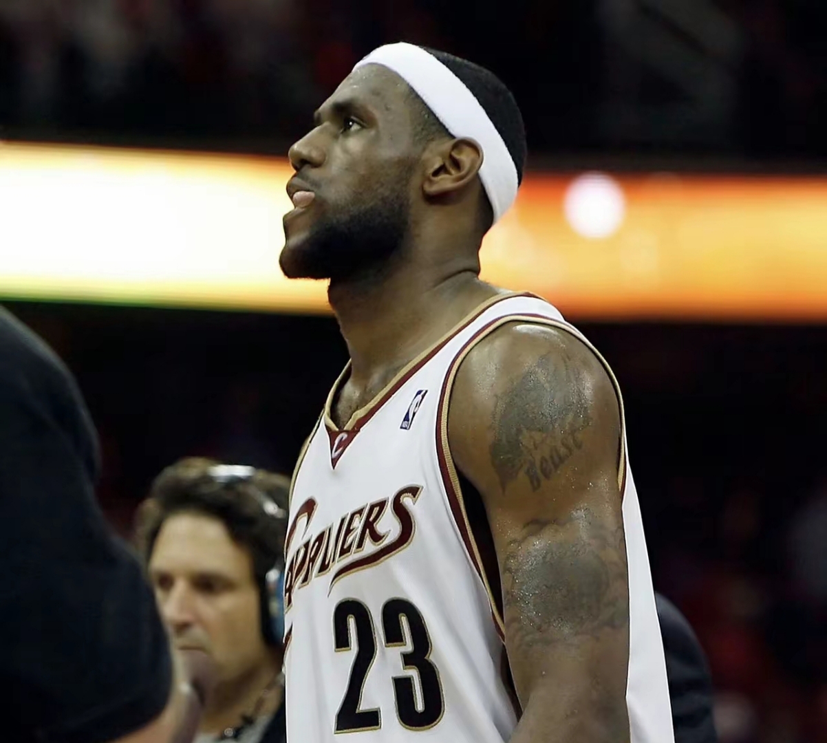 PG电子-包含詹姆斯连续十五场比赛得分超过连败,勇士挑战极限!的词条